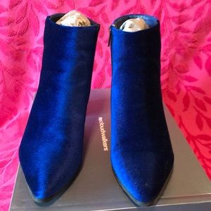 Avenue Blue velvet ankle boots. Size 10W